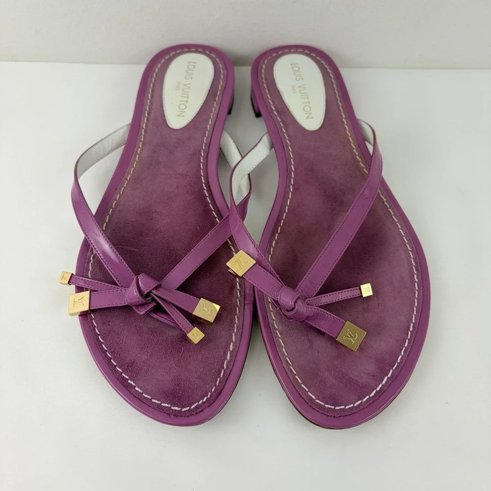 Louis Vuitton Women's Pink Leather Thong Sandals Size 40 Gold LV Charm Italy - Picture 3 of 9